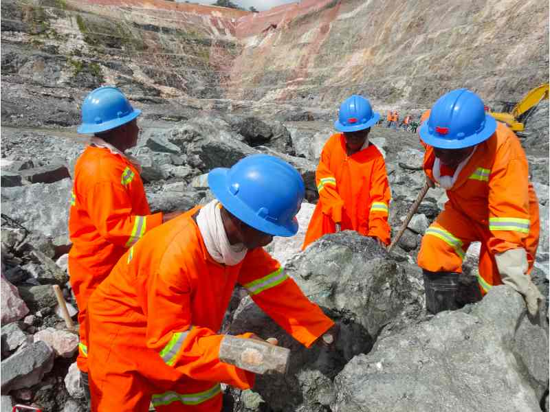 UNIONIZED KAGEM MINING EMPLOYEES AWARDED 10% SALARY INCREMENT FOR 2024