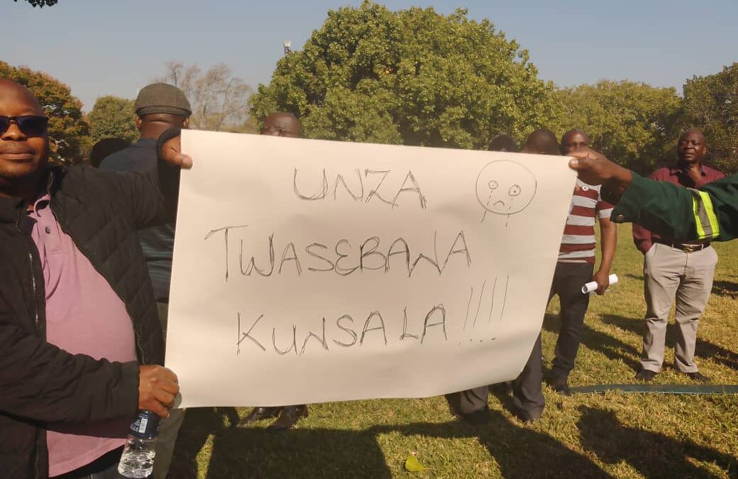 UNZA WORKERS TO CONTINUE PROTESTING DESPITE RELEASE OF OVER K200 MILLION TOWARD PAYMENTS