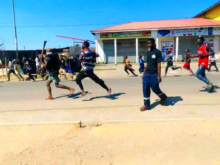 SMALL-SCALE MINERS RIOT IN CHINGOLA AFTER BEING DENIED MINE ACCESS